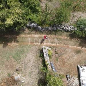 Poljoprivredno zemljište 27.800 m² sa starinom - Labin