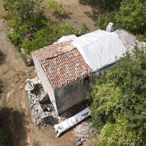 Poljoprivredno zemljište 27.800 m² sa starinom - Labin