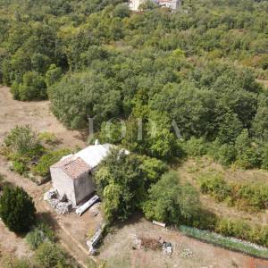 Poljoprivredno zemljište 27.800 m² sa starinom - Labin
