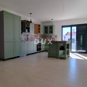 Istra, Poreč, stan, 73 m2, krovna terasa, pogled, parking
