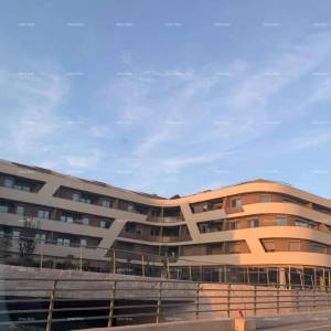 Poreč, stambeno poslovni objekt  sa apartmanima i podzemnim garažama