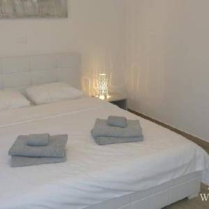 Prekrasna apartmanska kuća u centru. Premantura.