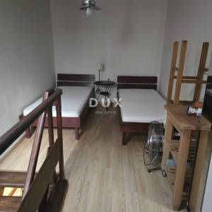 Premantura, kamena kuća, 38 m², krovna terasa