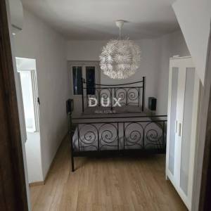 Premantura, kamena kuća, 38 m², krovna terasa