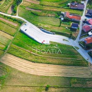 Prigorec: građevinsko sa projektom, dozvolom i priključkom vode!