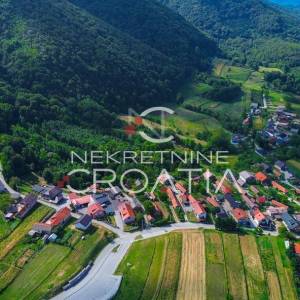 Prigorec: građevinsko sa projektom, dozvolom i priključkom vode!