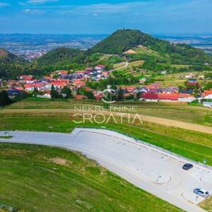 Prigorec: građevinsko sa projektom, dozvolom i priključkom vode!