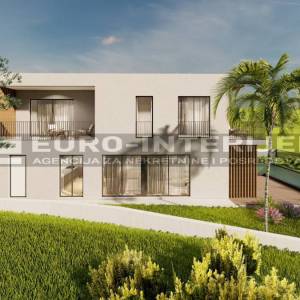 Primošten - zemljište 774 m² s građevinskom dozvolom