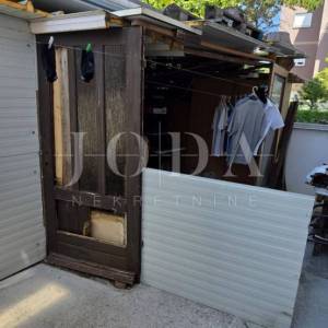Prizemni apartman s okućnicom i 2 parkirna mjesta