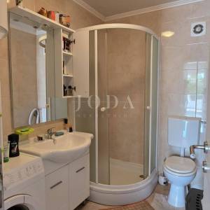 Prizemni apartman s okućnicom i 2 parkirna mjesta