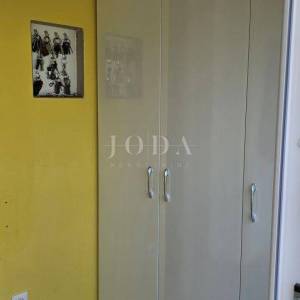 Prizemnica sa prekrasnim vrtom kompletno opremljena na mirnoj lokaciji,Ližnjan okolica