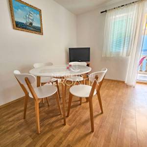 PRIZNA: 1. RED DO MORA, 3 APARTMANA!