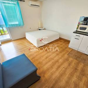 PRIZNA: 1. RED DO MORA, 3 APARTMANA!