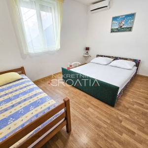 PRIZNA: 1. RED DO MORA, 3 APARTMANA!