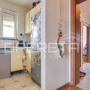 PRODAJA, GAJNICE, ZELENA MAGISTRALA, 3-SOBAN STAN  NKP 74 m2+ 2 PARKIRNA MJESTA 