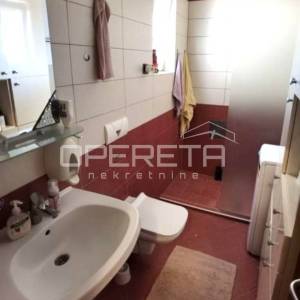 PRODAJA, GAJNICE, ZELENA MAGISTRALA, 3-SOBAN STAN  NKP 74 m2+ 2 PARKIRNA MJESTA 