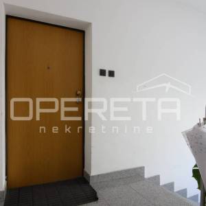PRODAJA, GAJNICE, ZELENA MAGISTRALA, 3-SOBAN STAN  NKP 74 m2+ 2 PARKIRNA MJESTA 