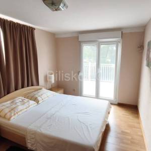 Prodaja, Pirovac, dvojna peterosobna kuća 171 m2, na parceli 215 m2