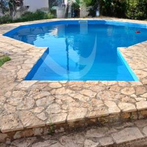 PRODAJA TROSOBNOG STANA SA BAZENOM - DVA KILOMETRA OD PLAŽE