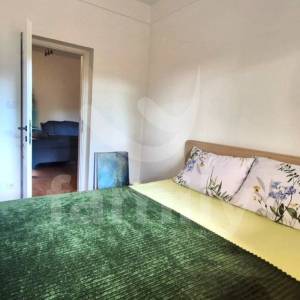 PRODAJA TROSOBNOG STANA SA BAZENOM - DVA KILOMETRA OD PLAŽE
