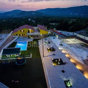 Prodaja,jedinstvena vila s bazenom i teretanom,Radošić