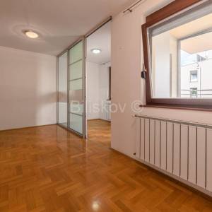 Prodaja,Vrbani 3, jednoiposoban stan 38m2, 3 kat, lift