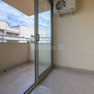 Prodaja,Vrbani 3, jednoiposoban stan 38m2, 3 kat, lift
