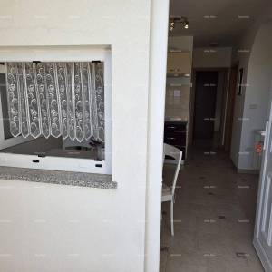 Prodaje se šarmantan stan u prizemlju, 60 m², Duga Uvala
