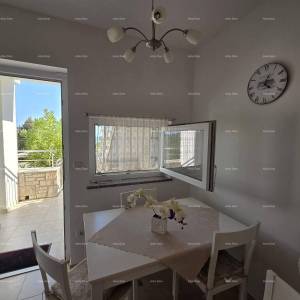 Prodaje se šarmantan stan u prizemlju, 60 m², Duga Uvala