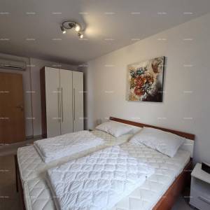 Prodaje se šarmantan stan u prizemlju, 60 m², Duga Uvala