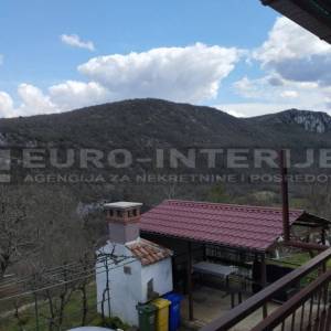 Prodajemo kuću u Istri - okolica Buzeta s dvorištem i voćnjakom