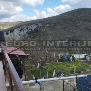 Prodajemo kuću u Istri - okolica Buzeta s dvorištem i voćnjakom