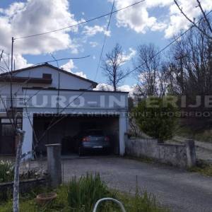 Prodajemo kuću u Istri - okolica Buzeta s dvorištem i voćnjakom