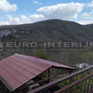 Prodajemo kuću u Istri - okolica Buzeta s dvorištem i voćnjakom
