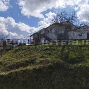 Prodajemo kuću u Istri - okolica Buzeta s dvorištem i voćnjakom