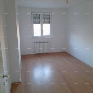 PULA – KOMPLETNO RENOVIRAN STAN 83,37 m² S GARAŽNIM PARKIRNIM MJESTOM I SPREMIŠTEM