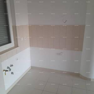 PULA – KOMPLETNO RENOVIRAN STAN 83,37 m² S GARAŽNIM PARKIRNIM MJESTOM I SPREMIŠTEM