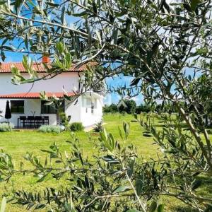 Pula, Loborika, kuća, 160 m2, 3 etaže, građevinski teren
