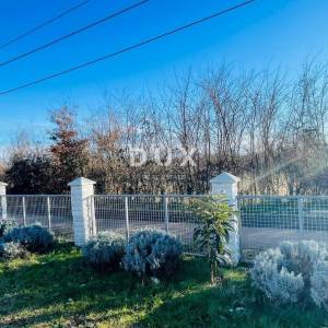 Pula, Loborika, kuća, 160 m2, 3 etaže, građevinski teren