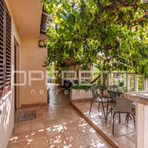 PULA - VELI VRH - Kuća sa dodatnim apartmanom