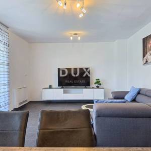 Rab, dvojna kuća, 300 m2, 3 apartmana, sjenica, parking