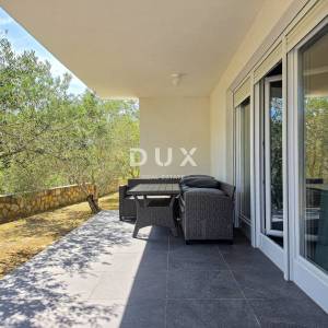 Rab, dvojna kuća s 3 apartmana, 300 m2, novogradnja