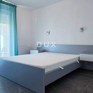 Rab, kuća, 600 m2, 6 apartmana, parking, investicija