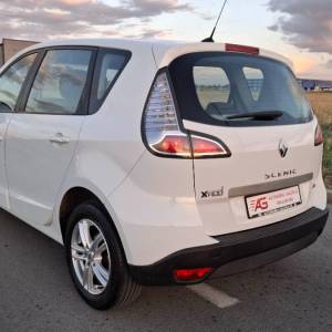Renault Scenic 1.5 dCi | navigacija | parking senzori | LED | tempomat