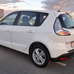 Renault Scenic 1.5 dCi | navigacija | parking senzori | LED | tempomat