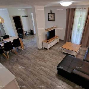 Renovirana istarska kamena kuća s bazenom. Lovreč.