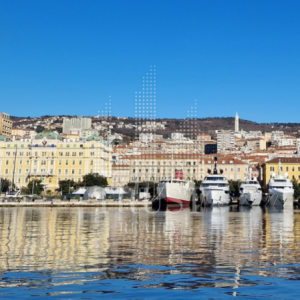 RIJEKA, CENTAR - poslovni prostor s terasom 28m2