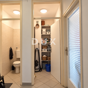 Rijeka, Gornja Vežica, dvosobni stan s dnevnim boravkom, 73m2