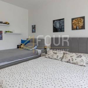 Rijeka, Zamet, dvoetažni 3s+db s pogledom na more i apartmanom