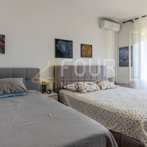 Rijeka, Zamet, dvoetažni 3s+db s pogledom na more i apartmanom